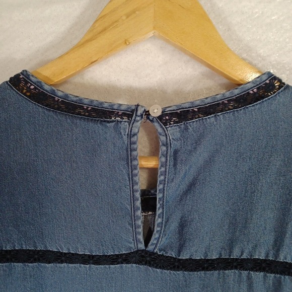 Nanette Lepore Size S Chambray Shift Dress Blue Embroidered Crochet Trim - Picture 6 of 10